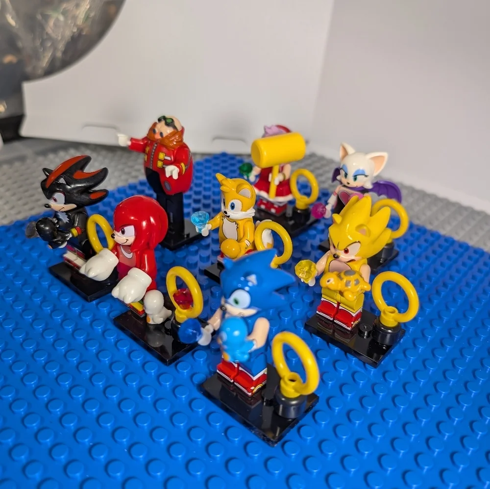 8 MINIFIGURES- Sonic the Hedgehog with Accessories - Sega- Lego Compatible - Picture 4 of 10